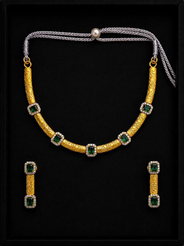 Gold Necklace Set — Emerald Cluster Engraved Link