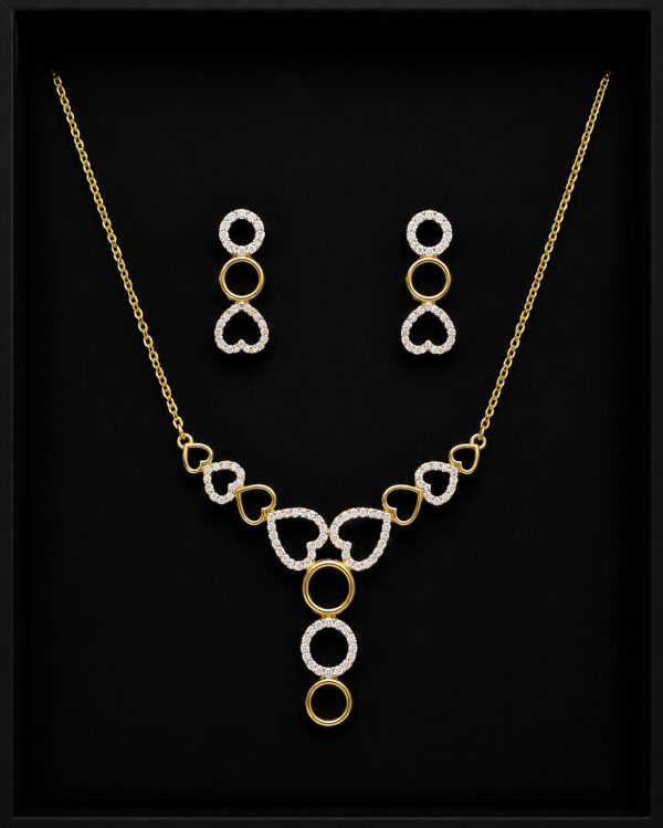 Gold Necklace Set — Circle and Heart Link