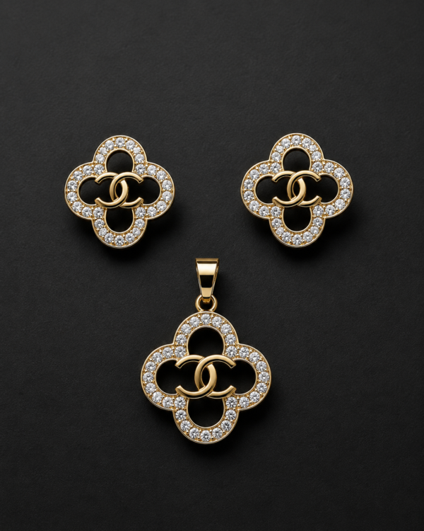 Gold Clover Interlock Pendant Set — Pavé